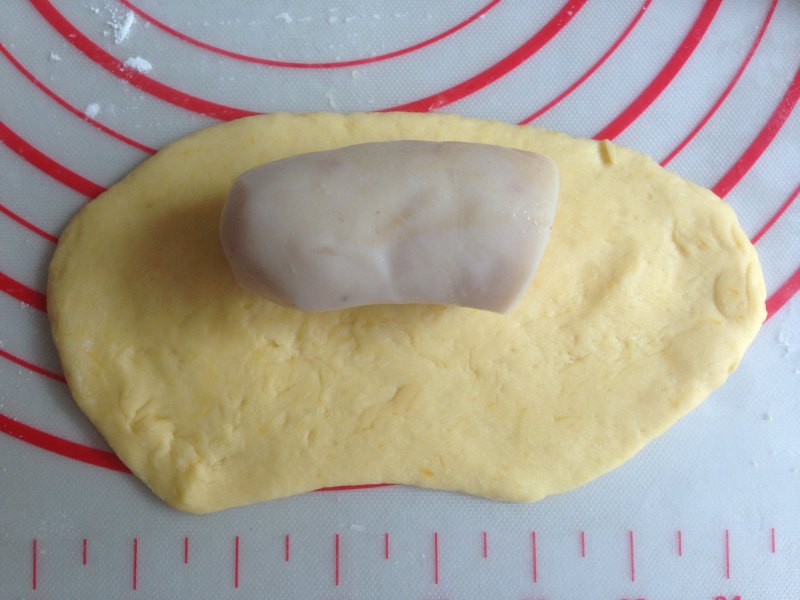 Steps for making Sausage Koi Fish Bun