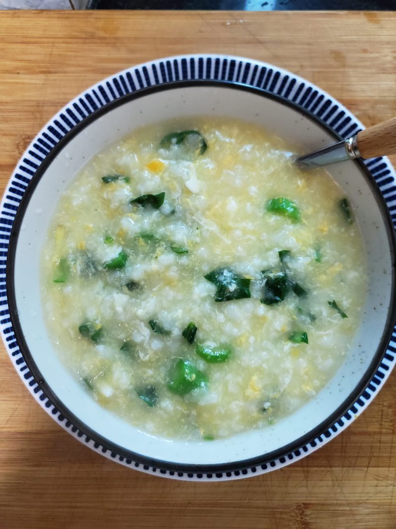 Steps for Making Egg and Vegetable Congee