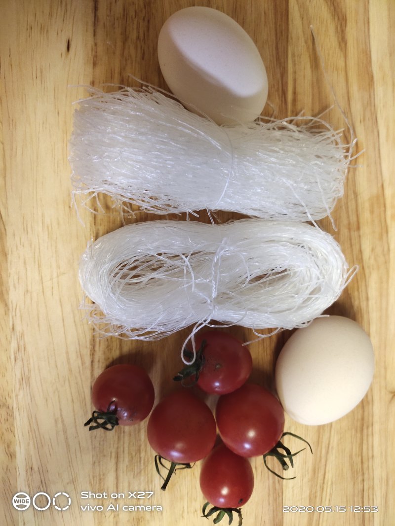 Steps for Making Seafood and Fruit Glass Noodle Salad