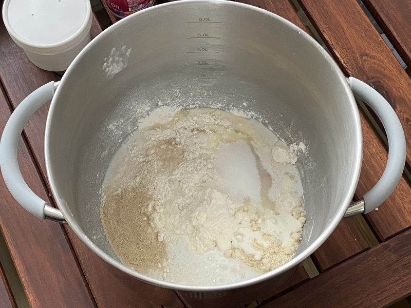 Coconut-flavored Soft and Delicious Mini Bread - Cooking Steps