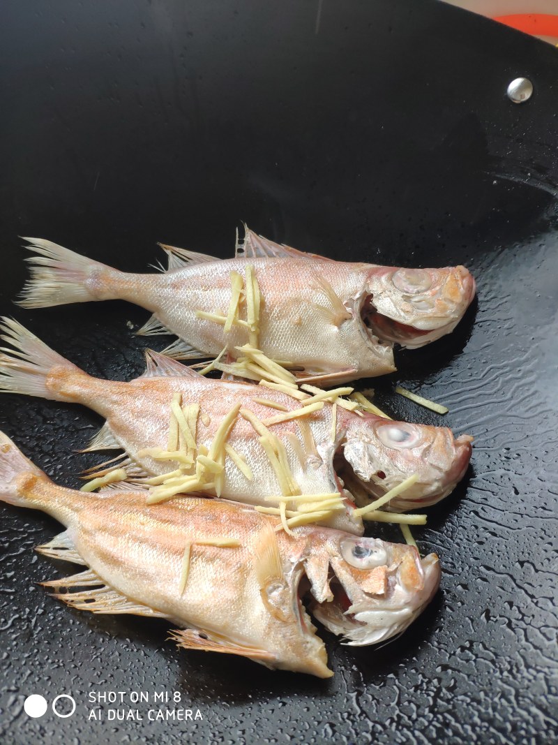 Steps to Make Red-Eye Fish Soup