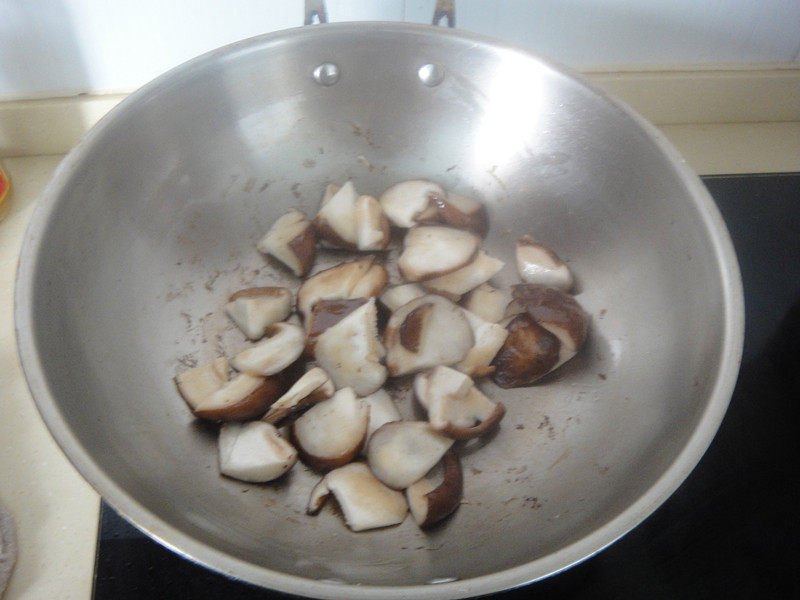 Steps for Cooking Shiitake Mushroom and Tofu Stuffed Pork