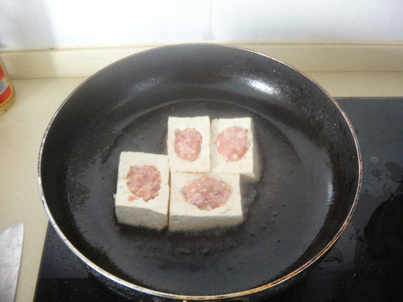 Steps for Cooking Shiitake Mushroom and Tofu Stuffed Pork