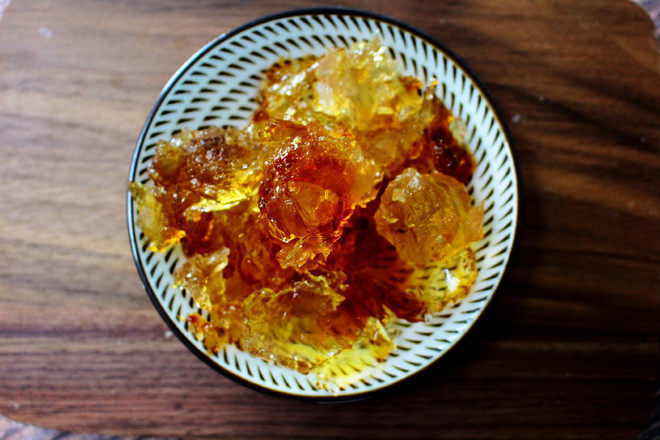 Steps for making Peach Gum, Coix Seed, Bird's Nest, and Tremella Soup for Summer