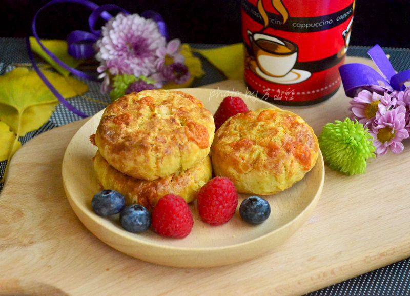 Step-by-Step Instructions for Making Fruit and Vegetable Cheese Scones