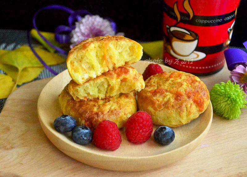 Step-by-Step Instructions for Making Fruit and Vegetable Cheese Scones