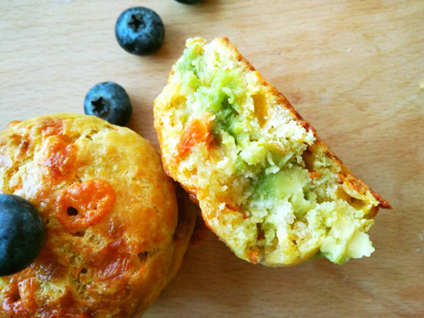 Step-by-Step Instructions for Making Fruit and Vegetable Cheese Scones