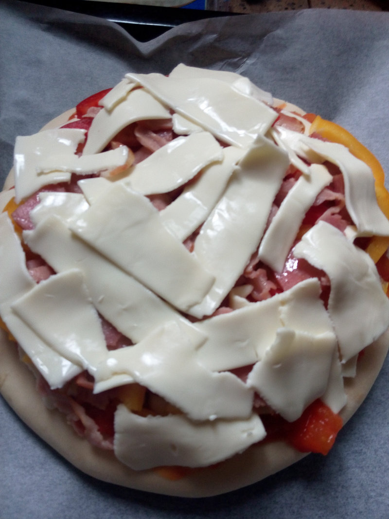 Bacon Ham and Cheese Pizza Cooking Steps