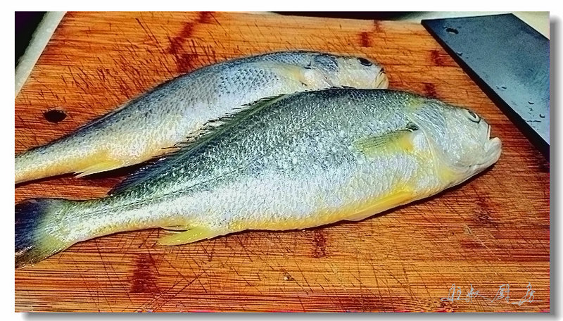 Steps for Making Dry-Fried Yellow Croaker