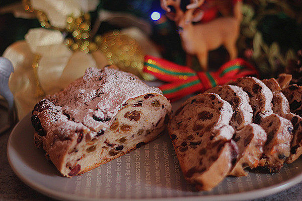 Famous German Traditional Christmas Bread [Stollen]