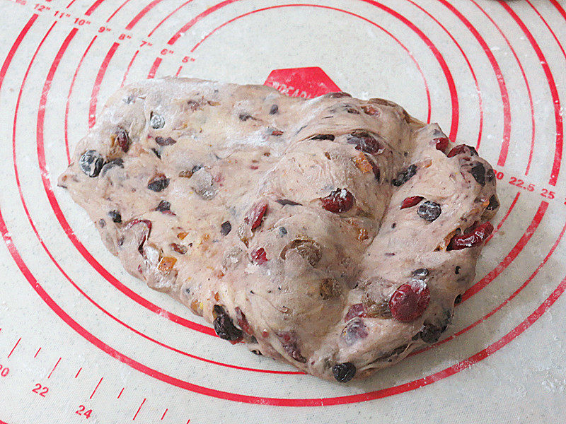 Detailed Steps for Making Famous German Traditional Christmas Bread [Stollen]