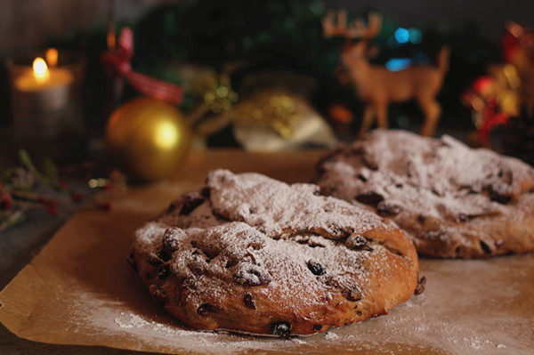 Famous German Traditional Christmas Bread [Stollen]