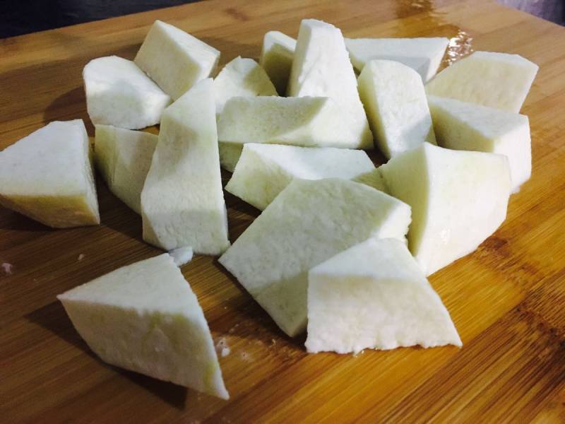 Steps for Cooking Sweet Potato and Taro Soup