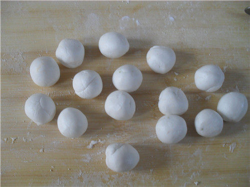 Steps for Making Five-Color Glutinous Rice Balls