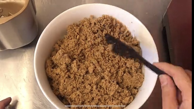 Steps for Making Homemade Pork Floss Rice Balls