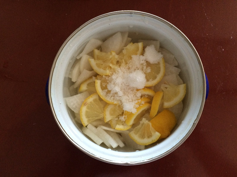 Steps for Making Lemon Pickled White Radish