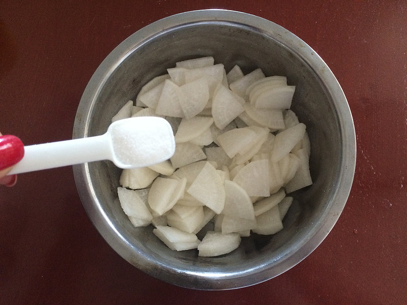 Steps for Making Lemon Pickled White Radish