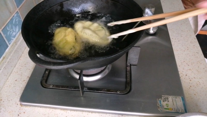 Steps for Making Tonkatsu-Style Fried Eggplant