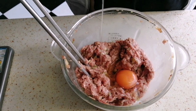 Steps for Making Tonkatsu-Style Fried Eggplant