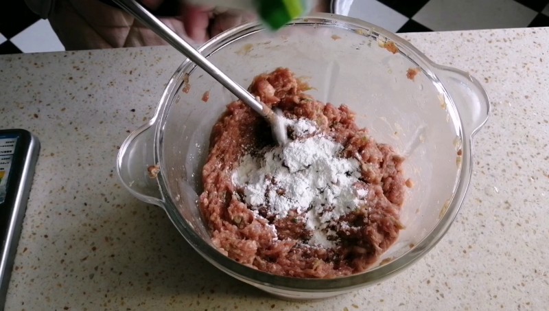 Steps for Making Tonkatsu-Style Fried Eggplant