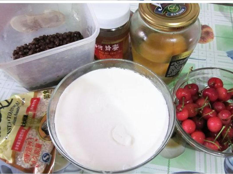 Steps for Making Colorful Yogurt