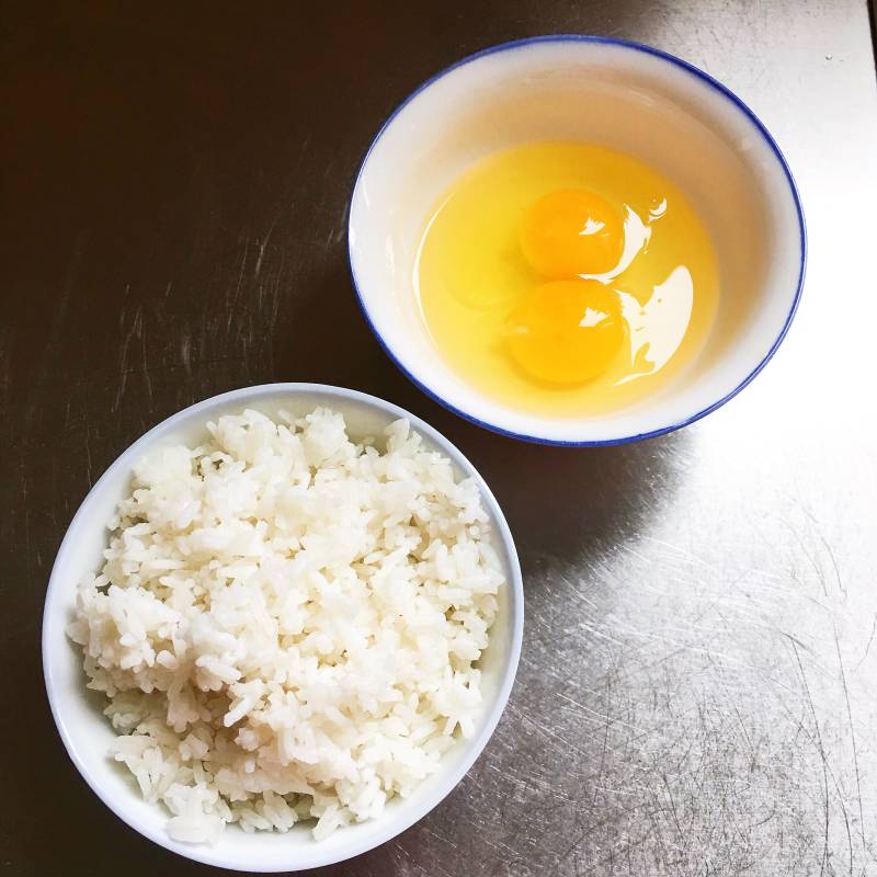 Steps for Making Cabbage Carrot Egg Fried Rice