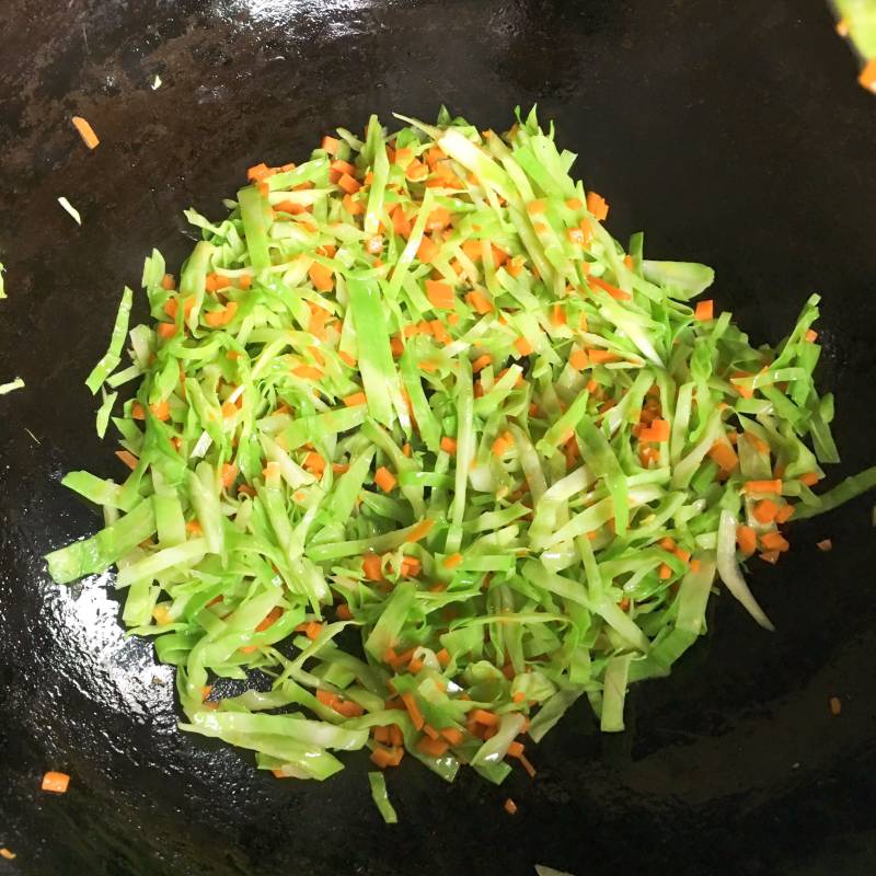 Steps for Making Cabbage Carrot Egg Fried Rice