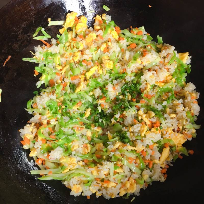 Steps for Making Cabbage Carrot Egg Fried Rice