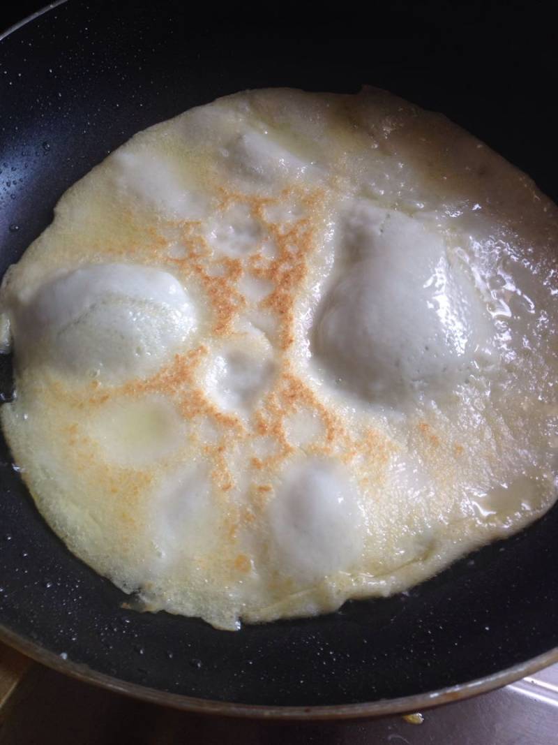 Steps for Making Savory Rolled Pancake