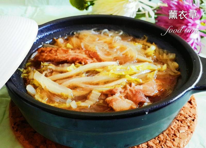 Steps for making Clay Pot Pork Ribs with Napa Cabbage and Vermicelli