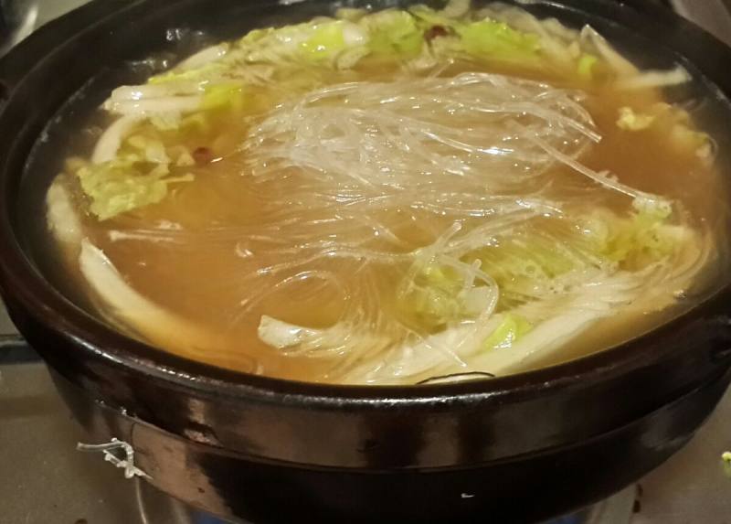 Steps for making Clay Pot Pork Ribs with Napa Cabbage and Vermicelli