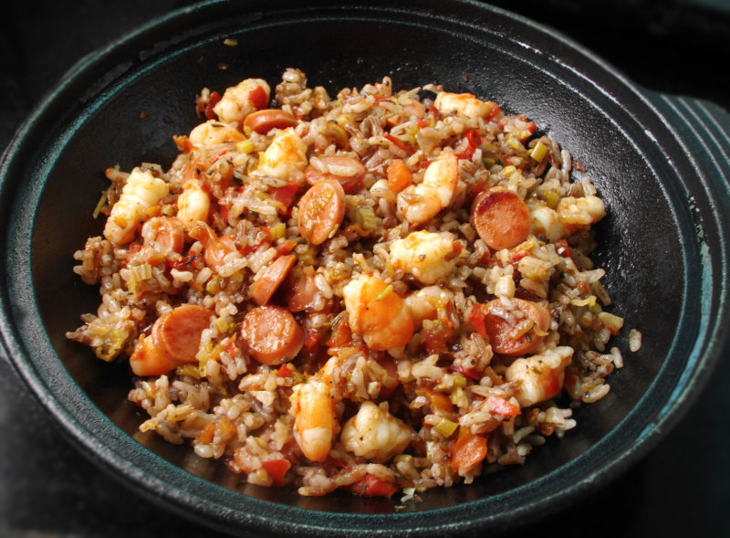 Steps for cooking Shrimp and Crispy Sausage Braised Red Rice