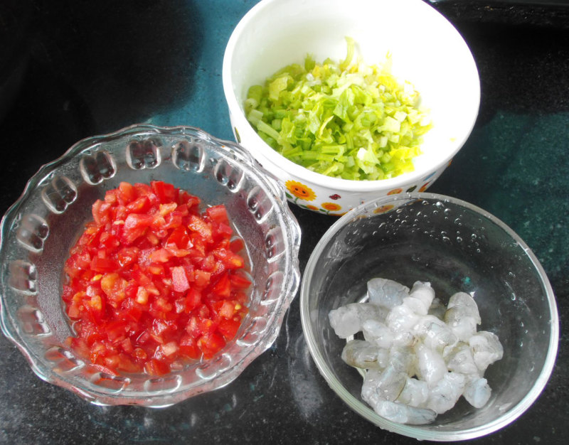 Steps for cooking Shrimp and Crispy Sausage Braised Red Rice