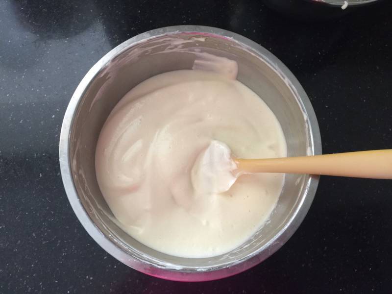 Steps to Make Beijing Opera Facial Mask Mousse Cake