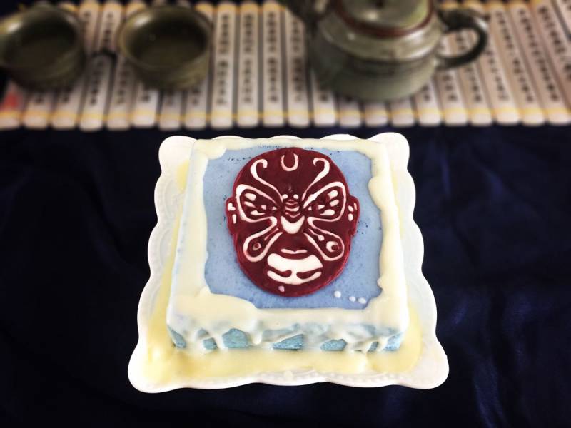 Steps to Make Beijing Opera Facial Mask Mousse Cake