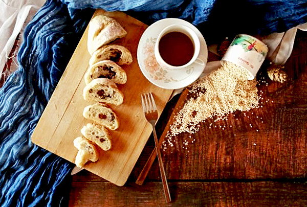 Quinoa Fruit and Nut European Bread