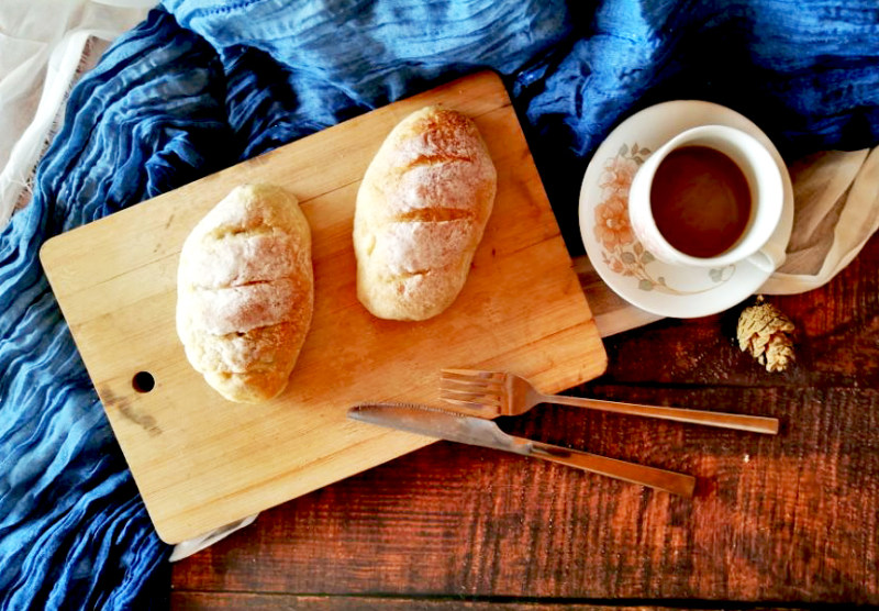 Quinoa Fruit and Nut European Bread