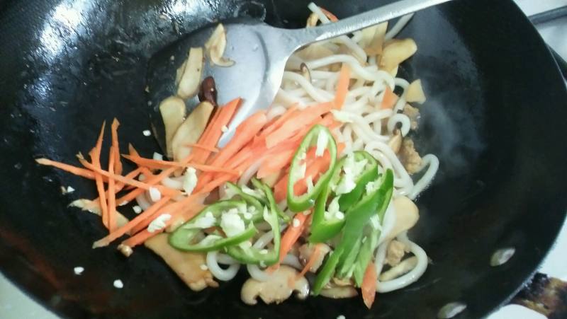 Steps to Make Double Mushroom Stir-Fried Udon