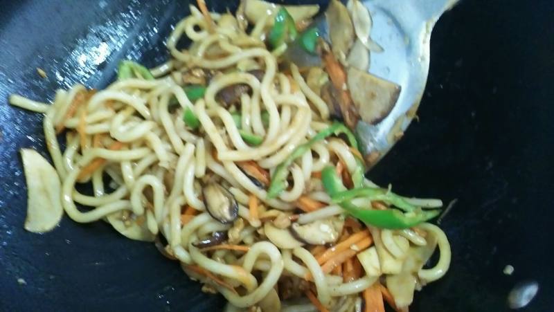 Steps to Make Double Mushroom Stir-Fried Udon