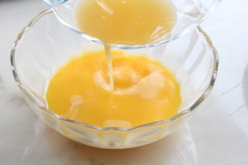 Children's Supplementary Food: Steamed Orange Egg Preparation Steps