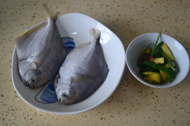 Steps for cooking Braised Pomfret