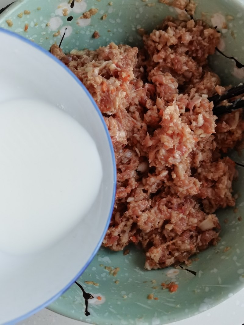 Steps for Making Crispy Lotus Root Balls