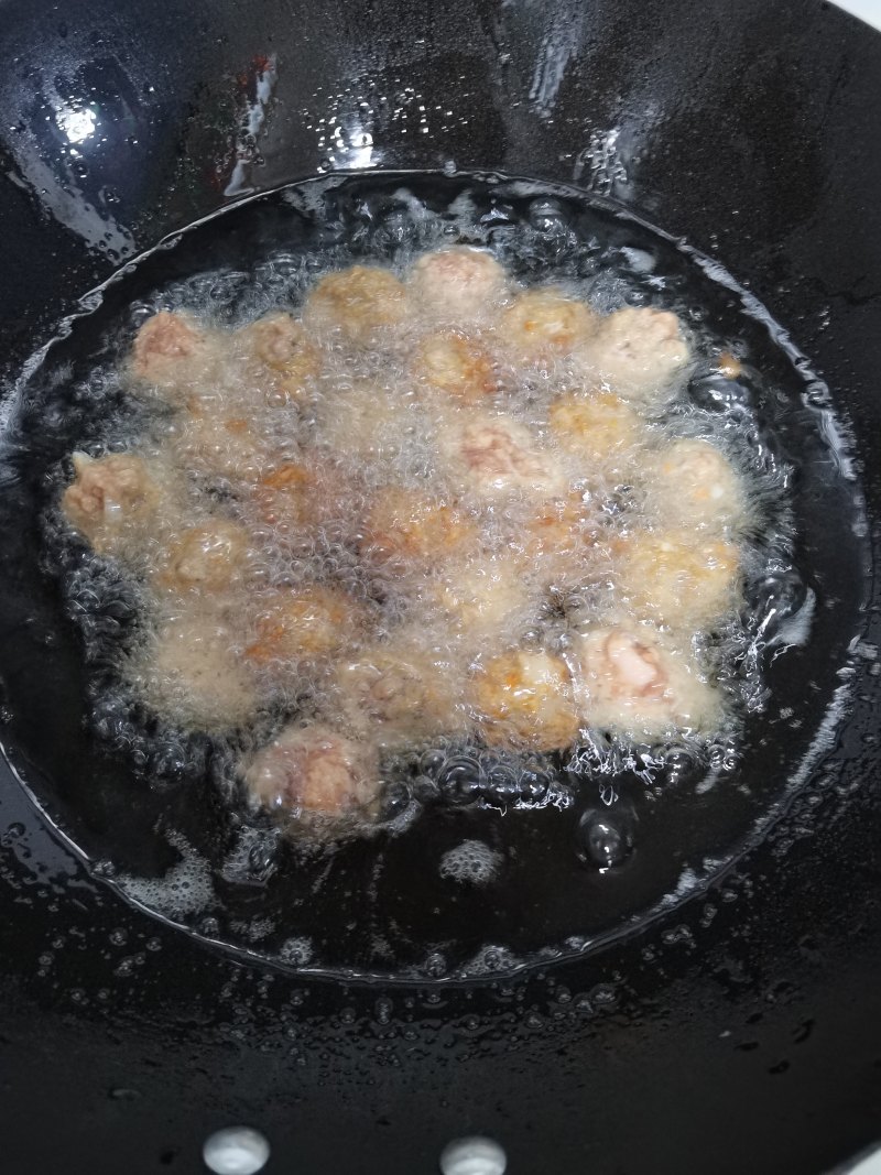 Steps for Making Crispy Lotus Root Balls