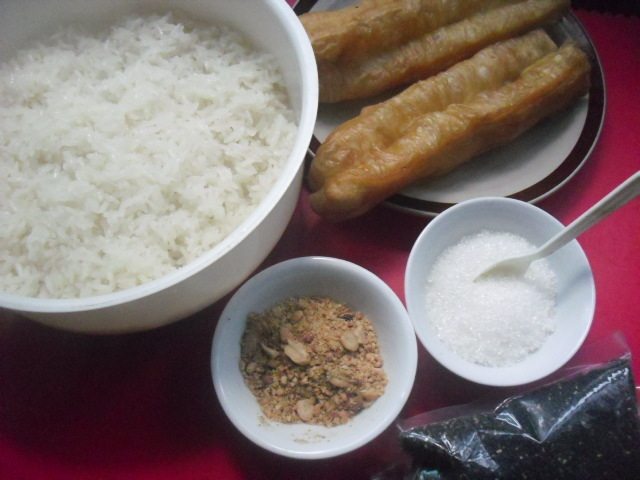 Steps for Making Sticky Rice Roll with Fried Dough Sticks