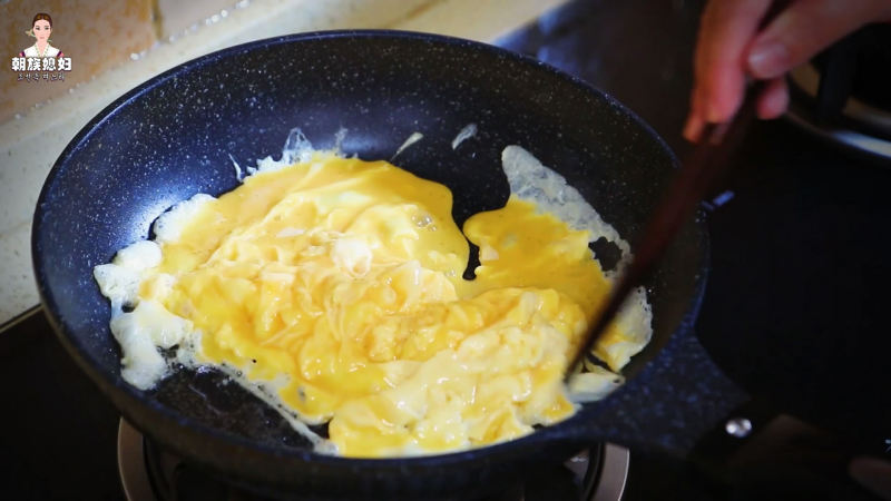 Step-by-Step Cooking of Mark's Daughter's Favorite Angel Burger from Midnight Diner