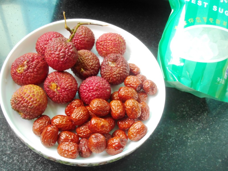 Beautiful Skin and Appearance - Lychee and Red Date Sweet Soup - Cooking Steps