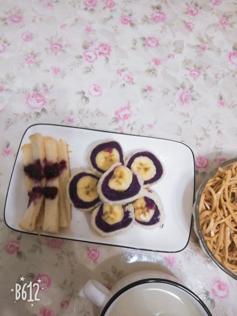 Purple Sweet Potato Banana Roll, Simple and Delicious!