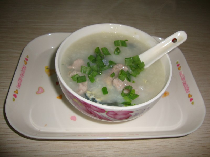 Shaguo Pidan Shourou Zhou (Clay Pot Porridge with Preserved Egg and Lean Pork)