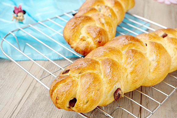 Apricot Cream Bread