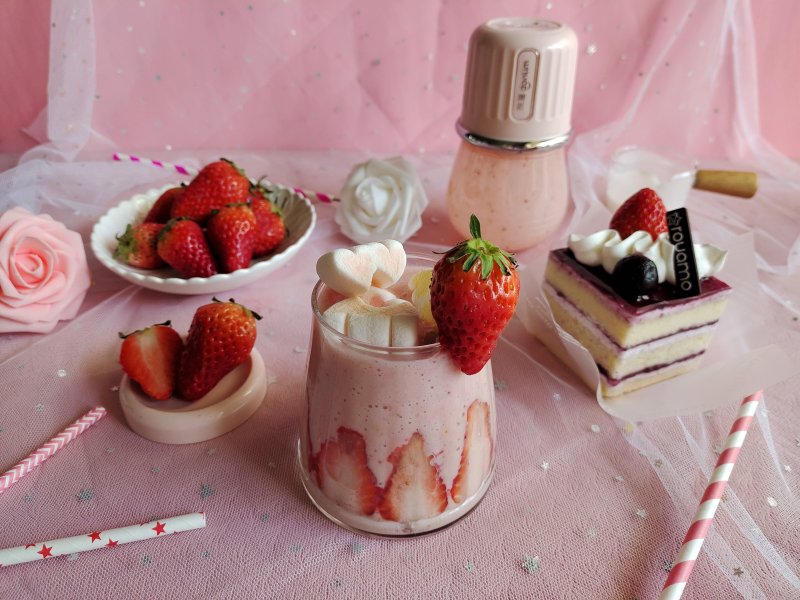 Steps for Making Strawberry Mousse